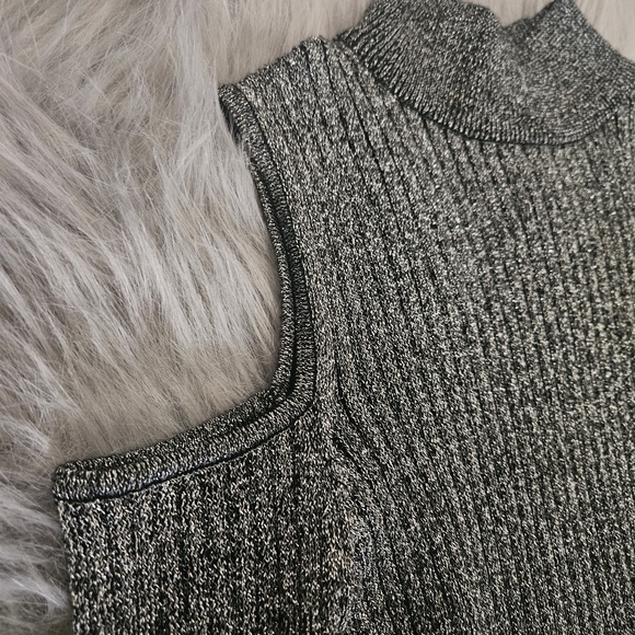 Shoulder cut off long sleeve sweater by Questions - Picture 8 of 9